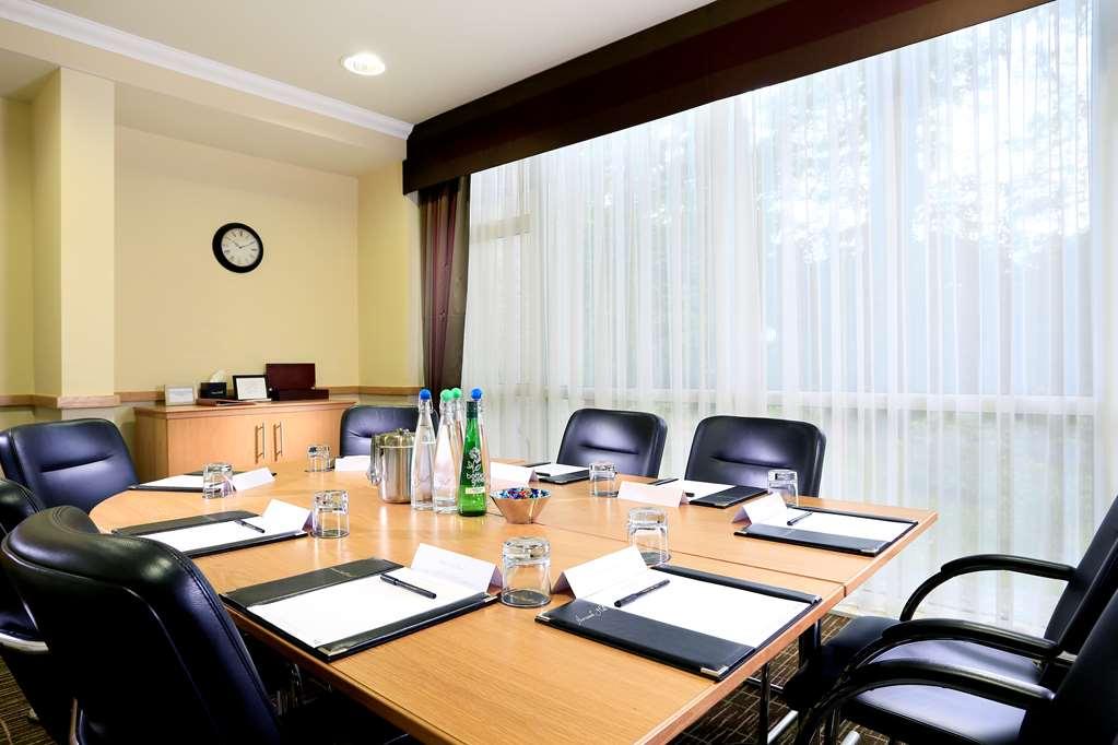 Macdonald Norwood Hall Hotel Абердин Удобства фото