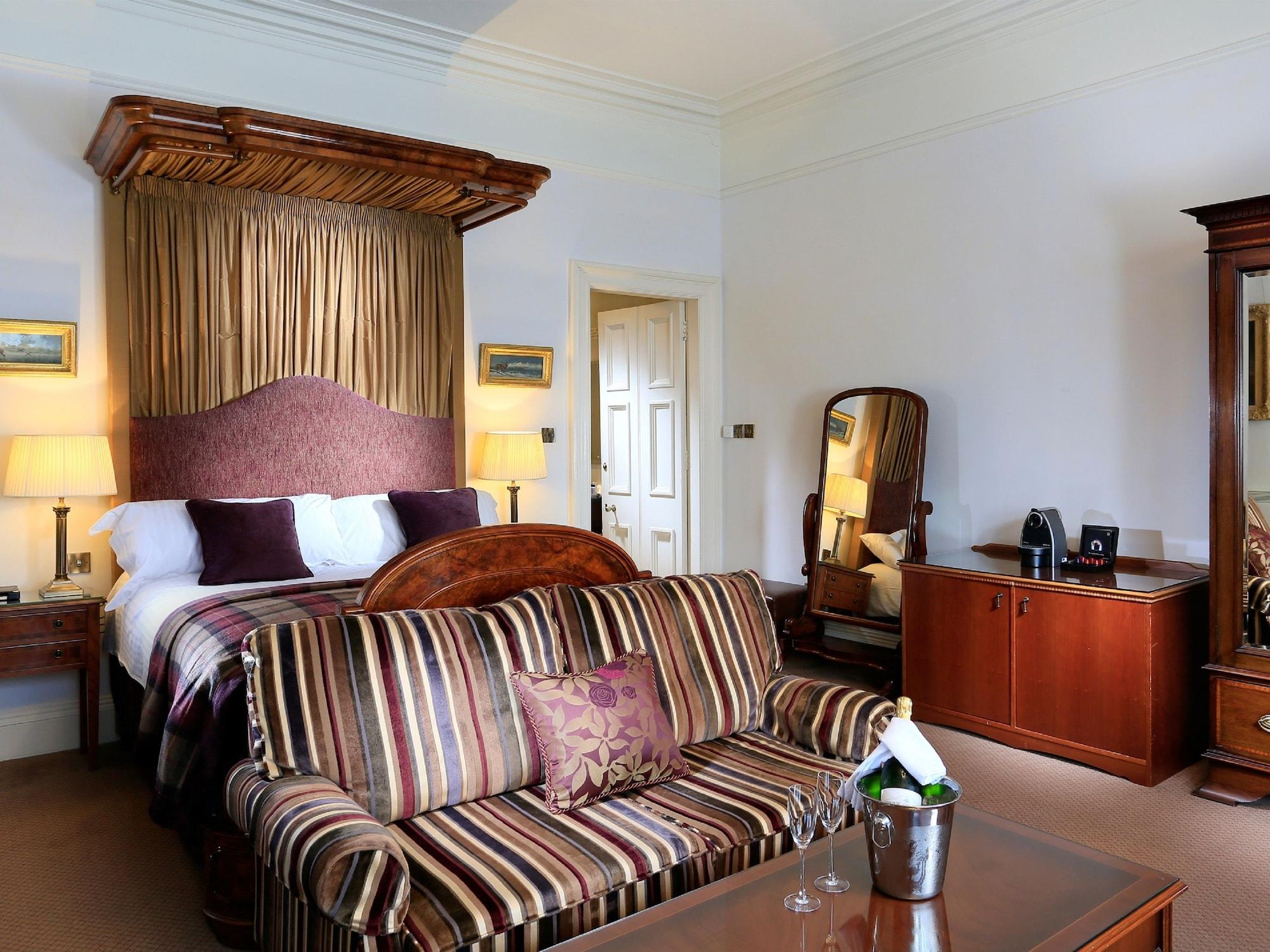 Macdonald Norwood Hall Hotel Абердин Экстерьер фото